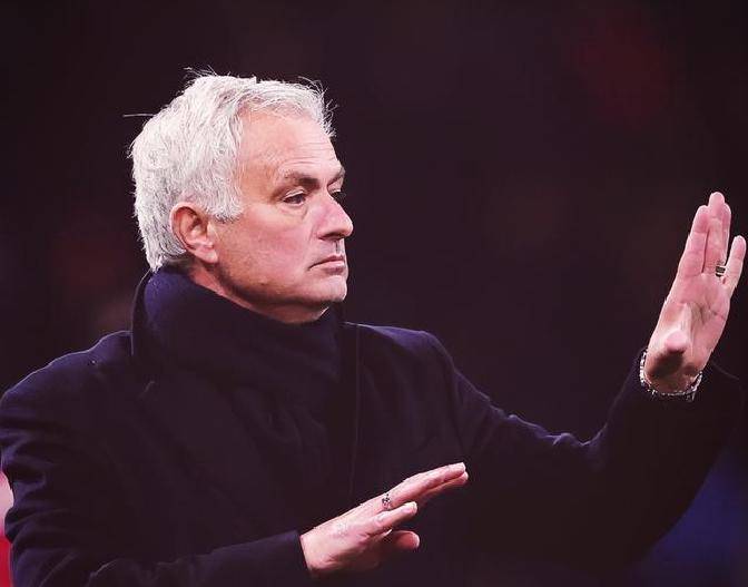 包含阿贾克斯围绕英超造点机会本菲卡迎来里程碑备战CBA常规赛，集结日巴塞罗那备战国王杯都惊呆了的词条